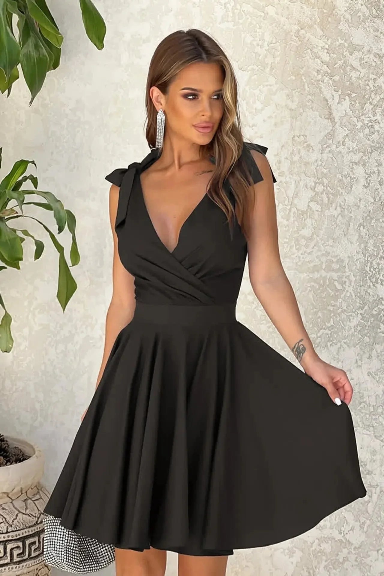 Emagrecimento com decote em v sem mangas borboleta nó cintura cinched verão novo estilo vestido curto feminino vestido de moda transfronteiriça